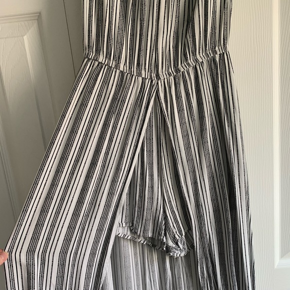 Black and White Stripped Romper - Picture 3 of 8